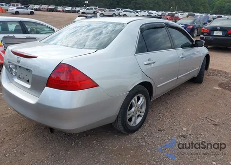 2006 Honda Accord 2.4 Ex z USA, uszkodzony, nr VIN 1HGCM56766A153425
